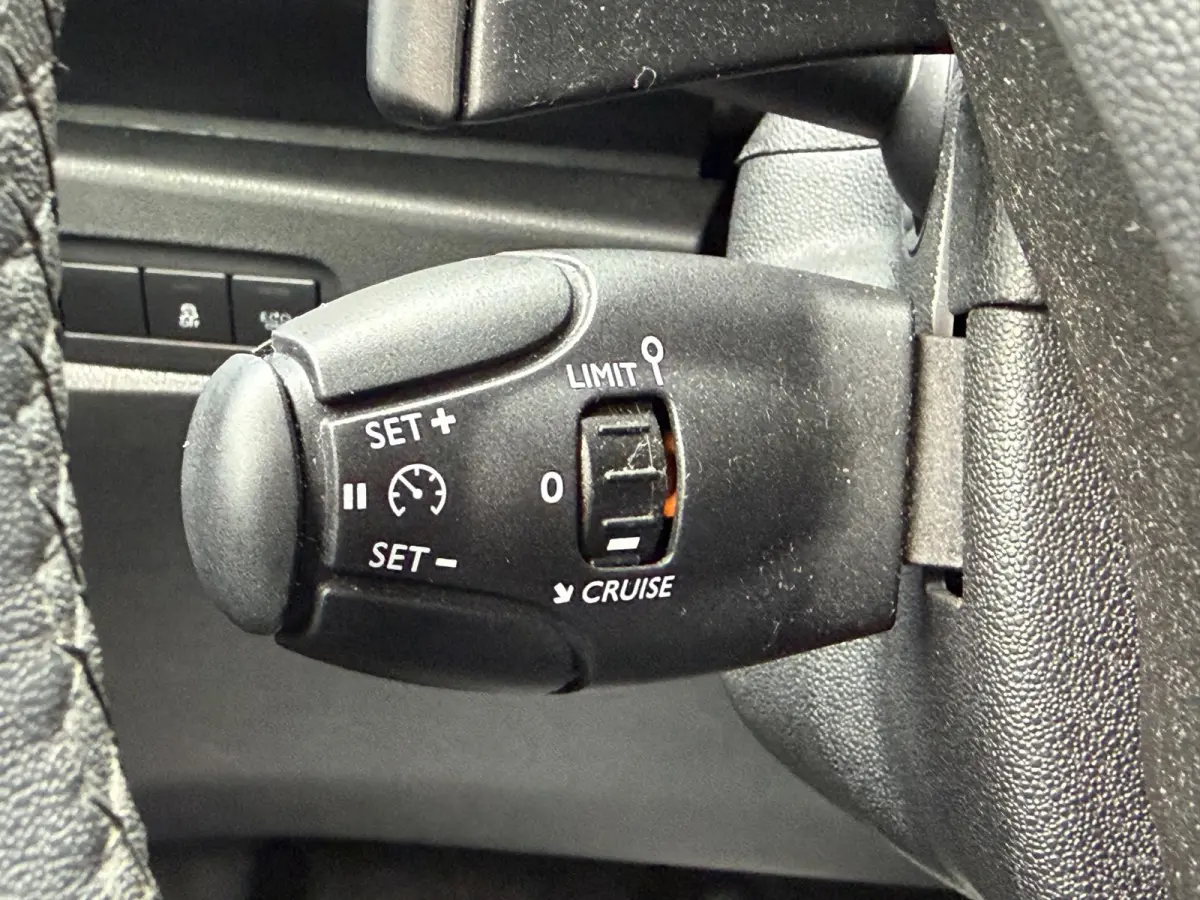 1.2 PureTech Selection|1e Eigenaar|D-Riem vv in 2024|Trekhaak|Navi|Airco|Cruise|PDC|Bleutooth|DealerOnderhouden|Isofix|