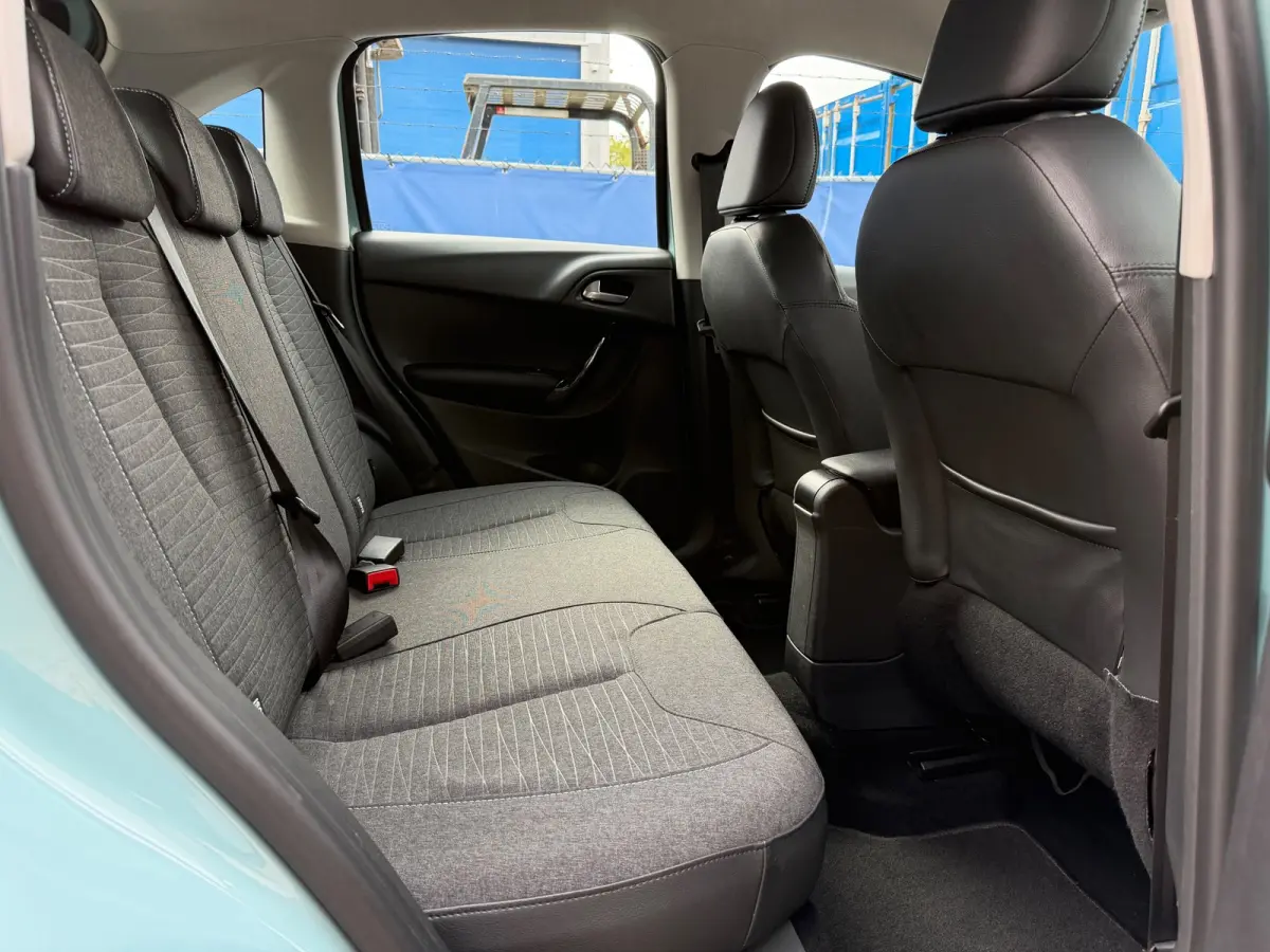 1.2 PureTech Selection|1e Eigenaar|D-Riem vv in 2024|Trekhaak|Navi|Airco|Cruise|PDC|Bleutooth|DealerOnderhouden|Isofix|