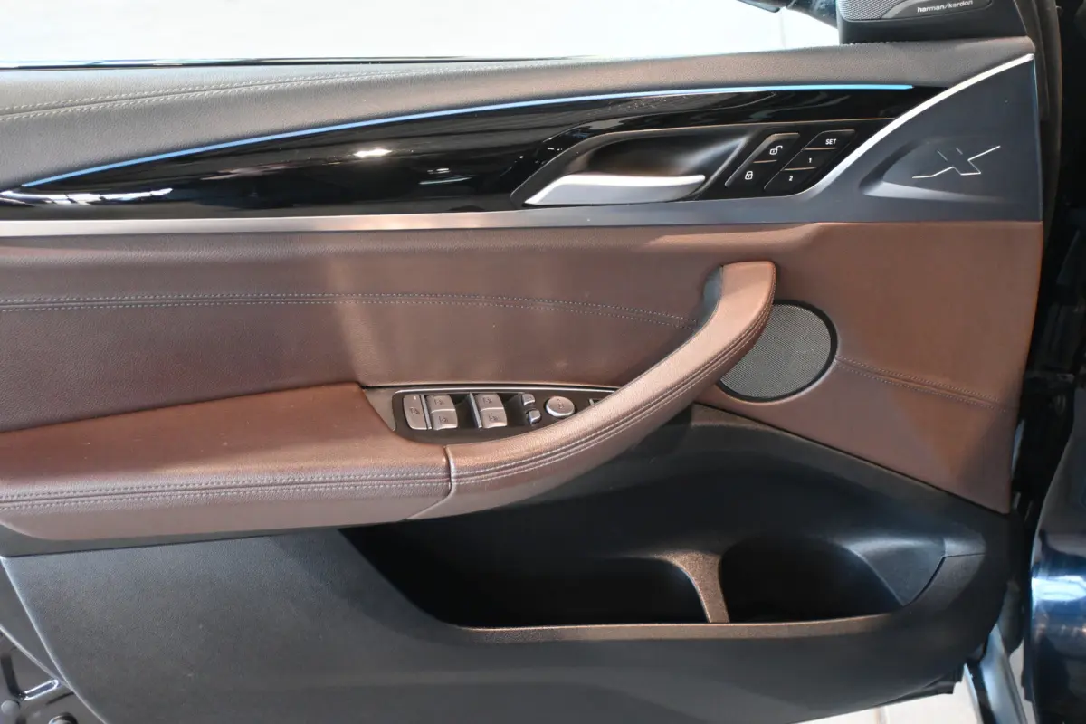High Executive 80 kWh SOH 96.7% Clima Adaptieve Cruise Leder Panoramdak Harman&Kardon Trekhaak Inruil Mogelijk!