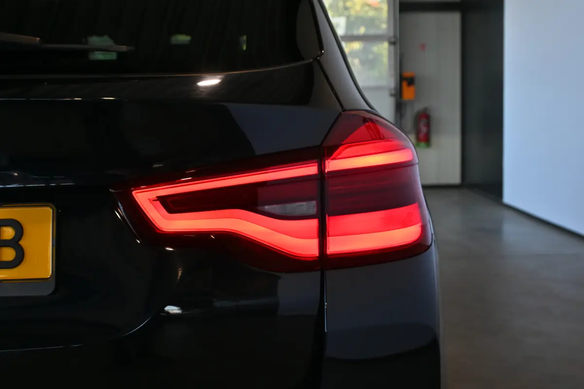 High Executive 80 kWh SOH 96.7% Clima Adaptieve Cruise Leder Panoramdak Harman&Kardon Trekhaak Inruil Mogelijk!