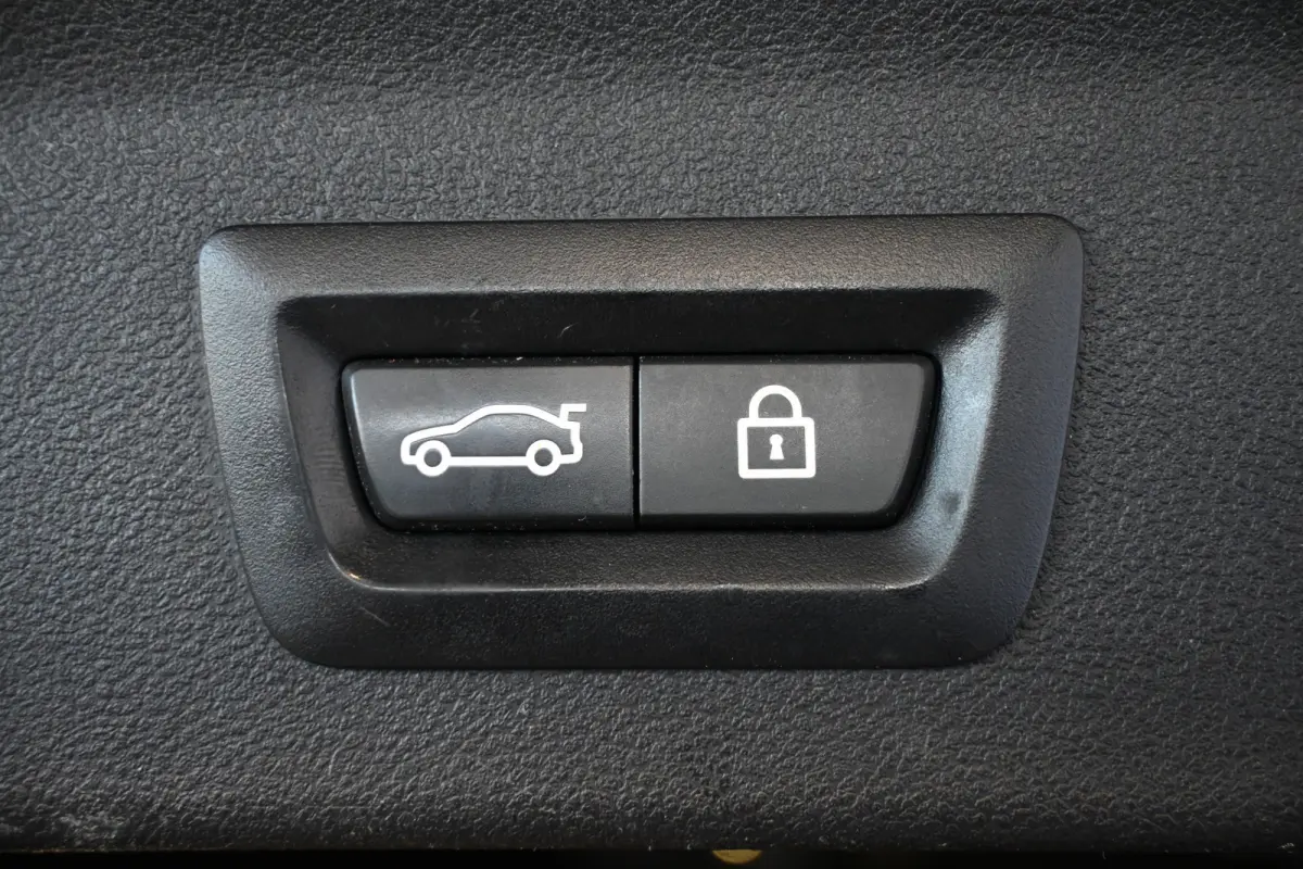 High Executive 80 kWh SOH 96.7% Clima Adaptieve Cruise Leder Panoramdak Harman&Kardon Trekhaak Inruil Mogelijk!