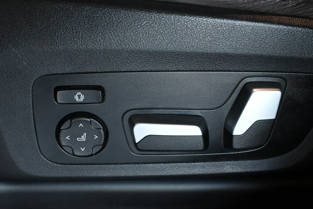 High Executive 80 kWh SOH 96.7% Clima Adaptieve Cruise Leder Panoramdak Harman&Kardon Trekhaak Inruil Mogelijk!