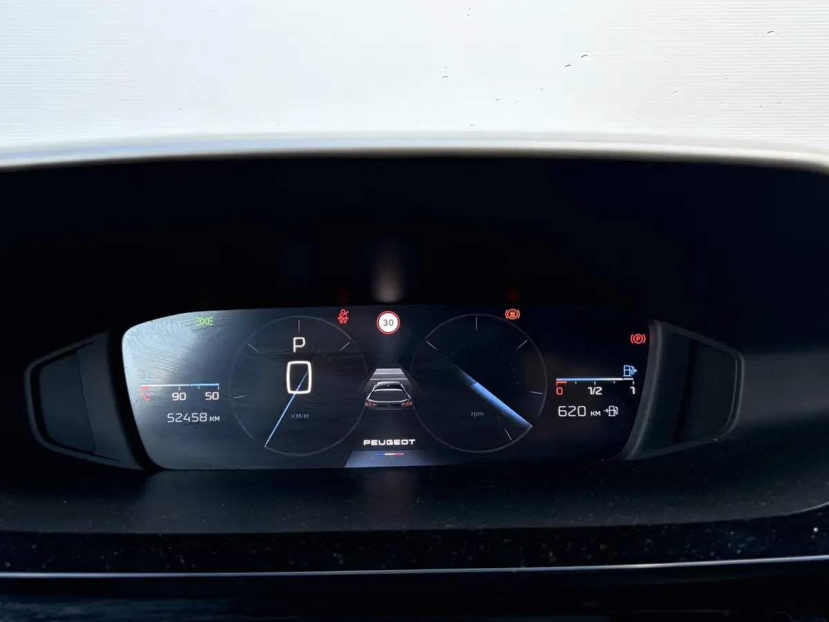 1.2 PureTech Allure | Camera | Cruise Control | Apple Carplay/Android Auto