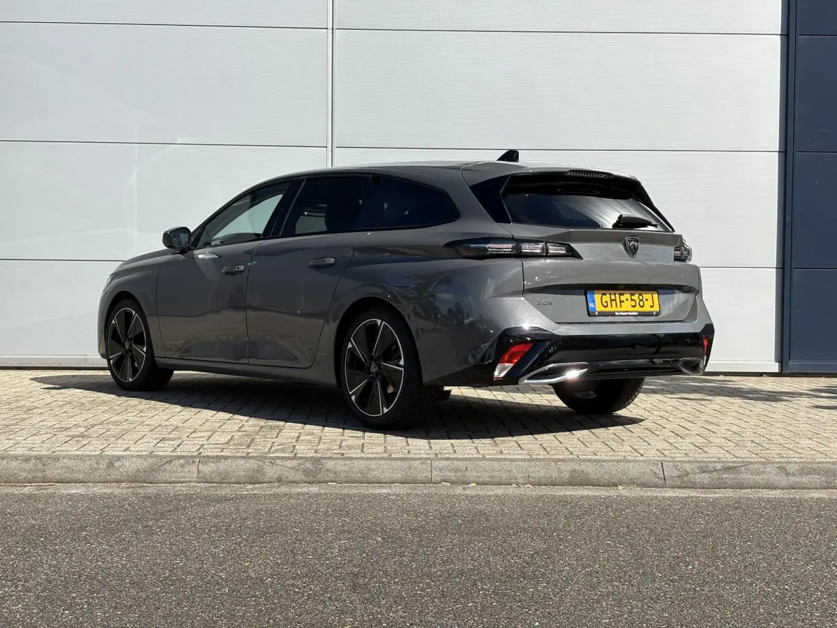 1.2 PureTech Allure | Camera | Cruise Control | Apple Carplay/Android Auto