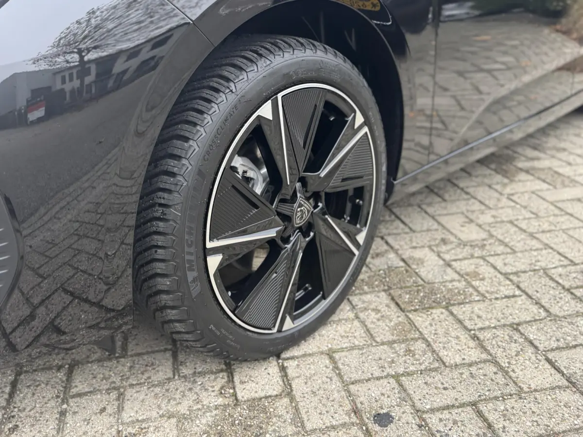 Allure EV 54 kWh l Camera achter | Draadloze Apple Carplay/Android Auto | Stoelverwarming