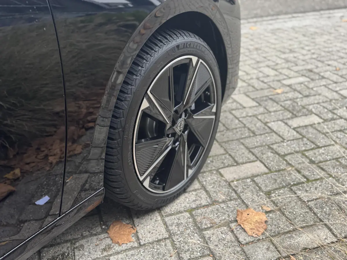 Allure EV 54 kWh l Camera achter | Draadloze Apple Carplay/Android Auto | Stoelverwarming