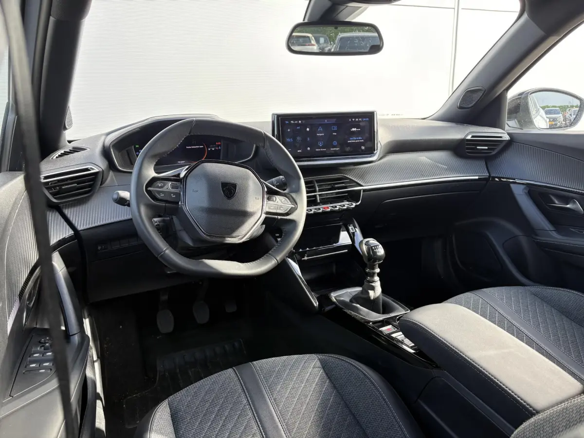 1.2 PureTech 100 Allure | Parkeerhulp | Camera voor | Draadloze Apple Carplay/Android Auto |