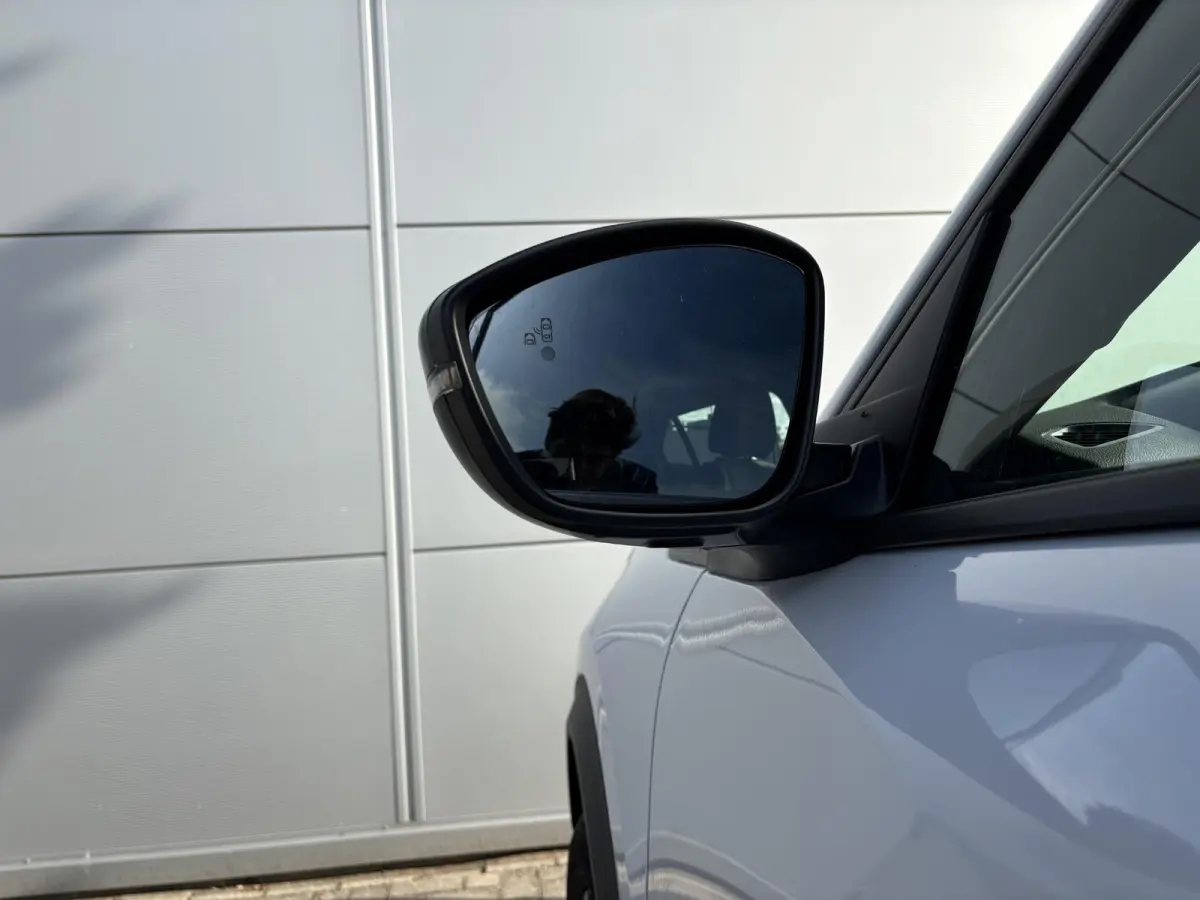 1.2 PureTech 100 Allure | Parkeerhulp | Camera voor | Draadloze Apple Carplay/Android Auto |