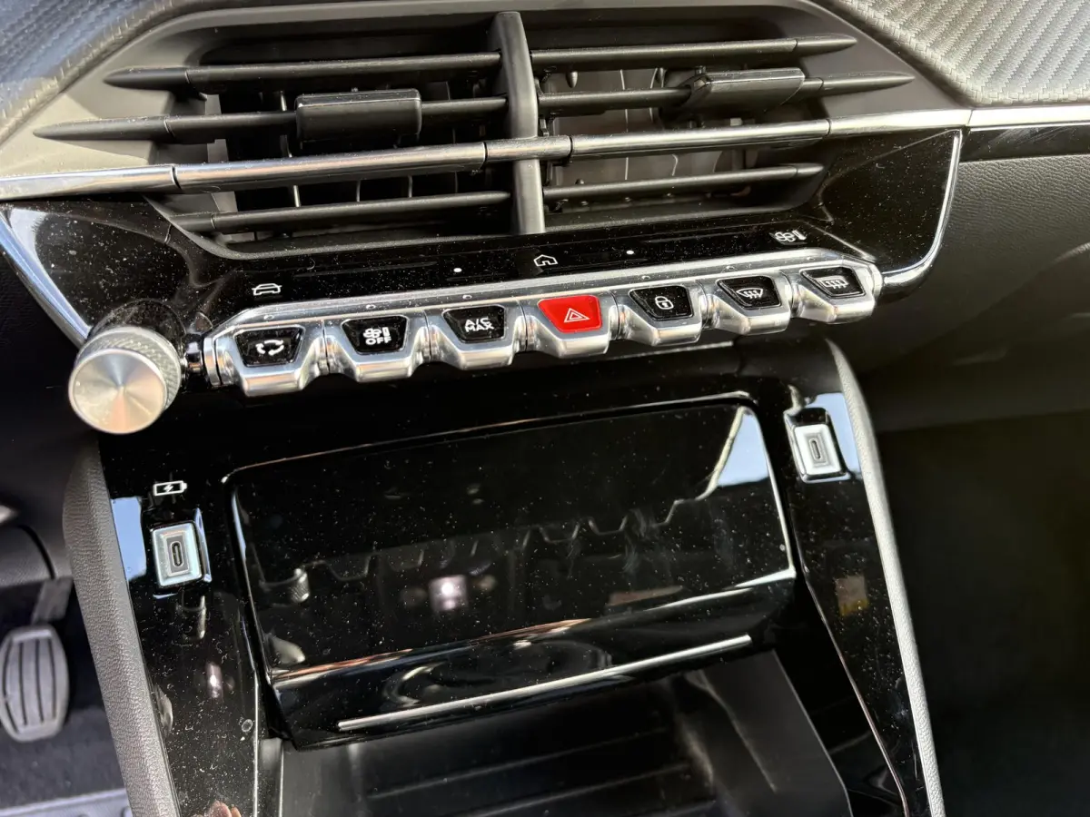 1.2 PureTech 100 Allure | Parkeerhulp | Camera voor | Draadloze Apple Carplay/Android Auto |
