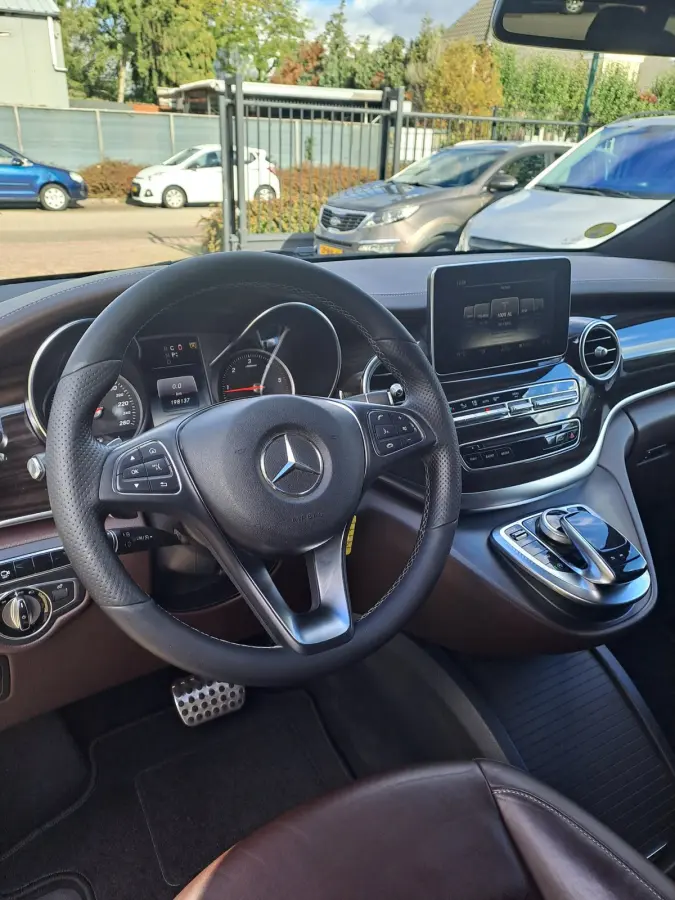 250d 4-MATIC AMG uitvoering Lang DC