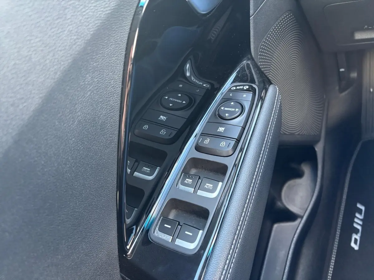 1.6 GDi Hybrid DynamicLine | *1E EIGENAAR | TREKHAAK | FABRIEKSGARANTIE | APPLE CARPLAY/ ANDROID AUTO | NAVI | CAMERA | LMV | DAB+ | STOF/ LEDER | ETC…