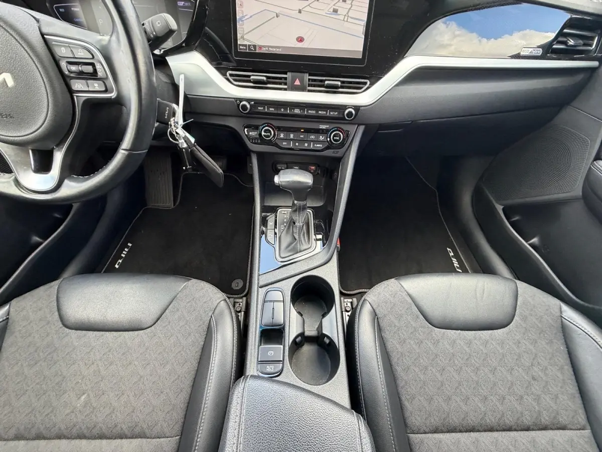 1.6 GDi Hybrid DynamicLine | *1E EIGENAAR | TREKHAAK | FABRIEKSGARANTIE | APPLE CARPLAY/ ANDROID AUTO | NAVI | CAMERA | LMV | DAB+ | STOF/ LEDER | ETC…