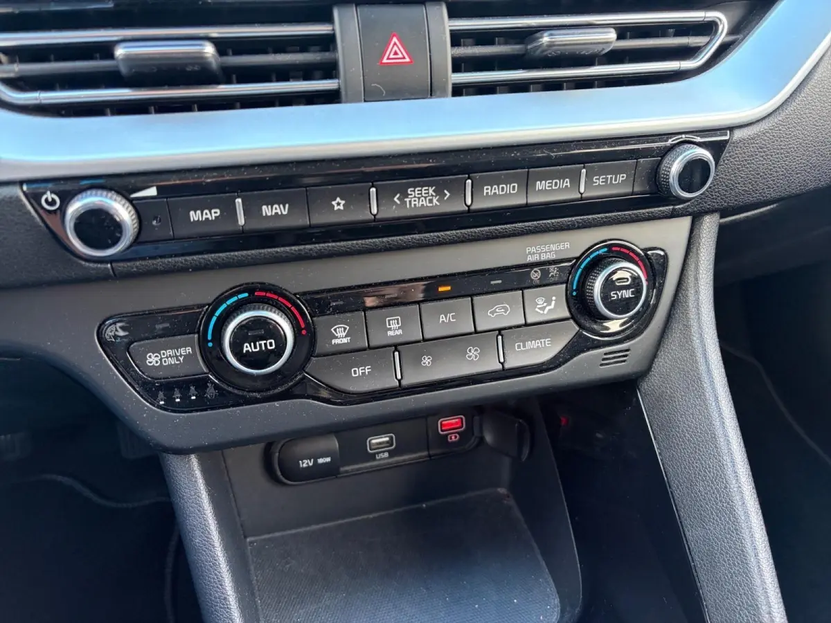 1.6 GDi Hybrid DynamicLine | *1E EIGENAAR | TREKHAAK | FABRIEKSGARANTIE | APPLE CARPLAY/ ANDROID AUTO | NAVI | CAMERA | LMV | DAB+ | STOF/ LEDER | ETC…