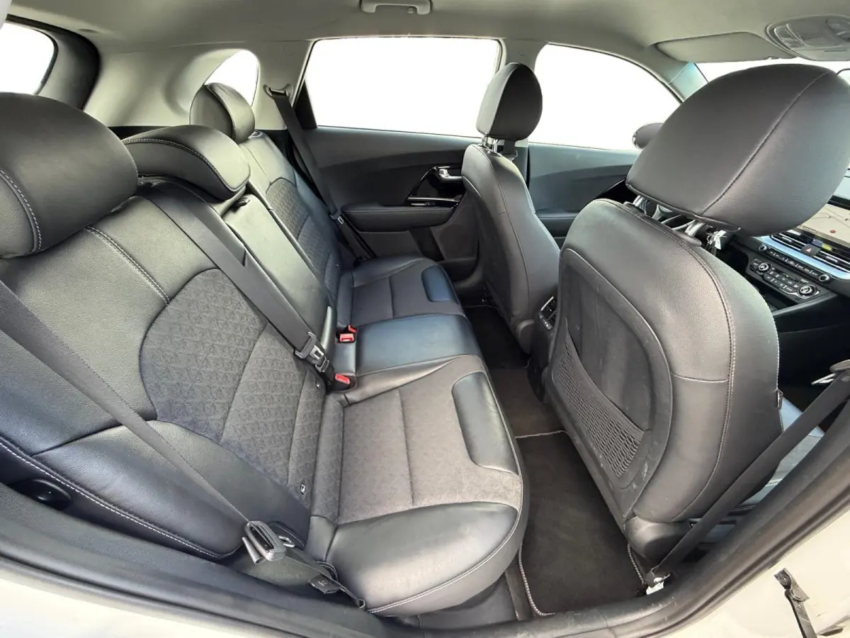 1.6 GDi Hybrid DynamicLine | *1E EIGENAAR | TREKHAAK | FABRIEKSGARANTIE | APPLE CARPLAY/ ANDROID AUTO | NAVI | CAMERA | LMV | DAB+ | STOF/ LEDER | ETC…