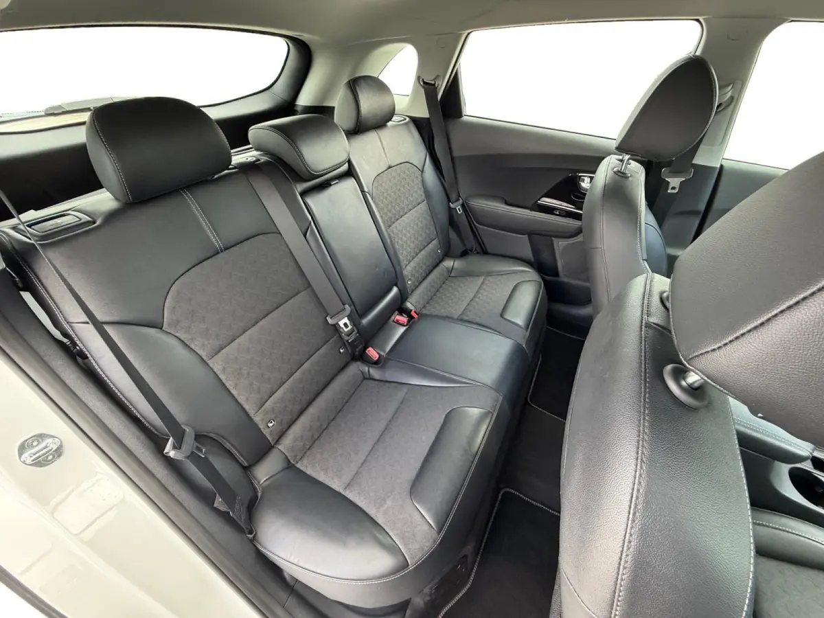 1.6 GDi Hybrid DynamicLine | *1E EIGENAAR | TREKHAAK | FABRIEKSGARANTIE | APPLE CARPLAY/ ANDROID AUTO | NAVI | CAMERA | LMV | DAB+ | STOF/ LEDER | ETC…