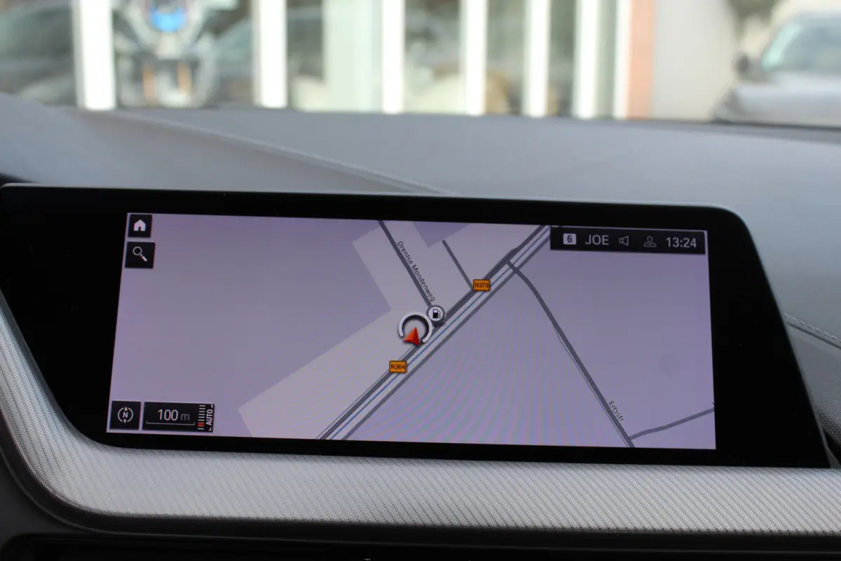218i Executive Edition//Stoelverwarming//LED//Carplay!!