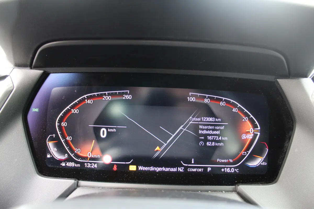 218i Executive Edition//Stoelverwarming//LED//Carplay!!