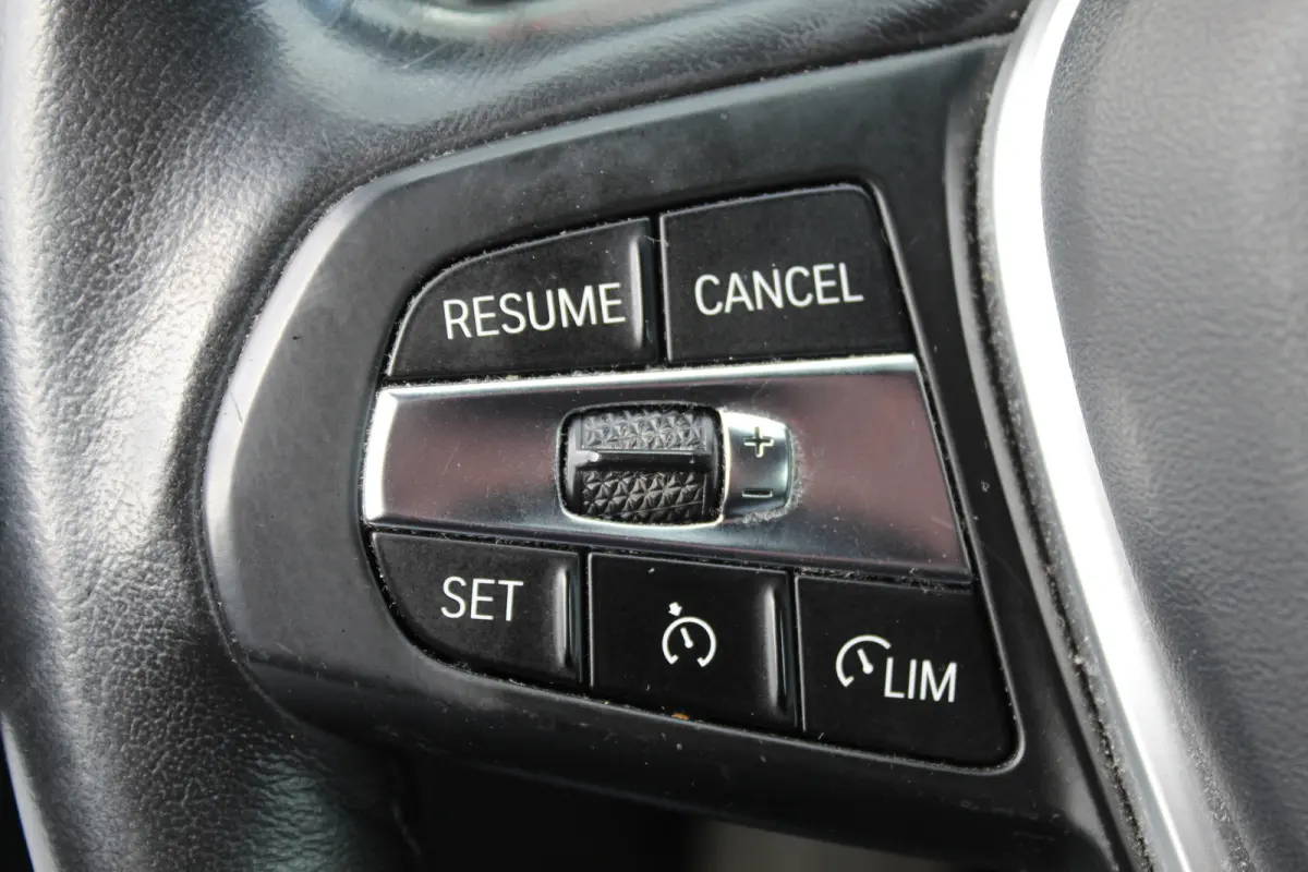 218i Executive Edition//Stoelverwarming//LED//Carplay!!