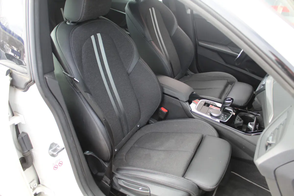 218i Executive Edition//Stoelverwarming//LED//Carplay!!