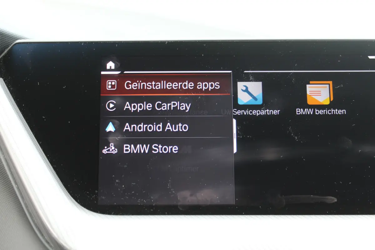 218i Executive Edition//Stoelverwarming//LED//Carplay!!