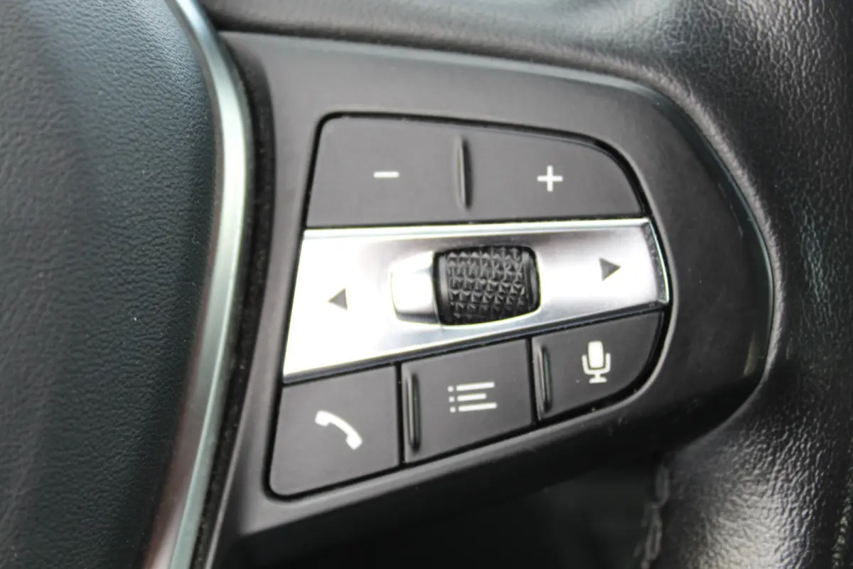 218i Executive Edition//Stoelverwarming//LED//Carplay!!