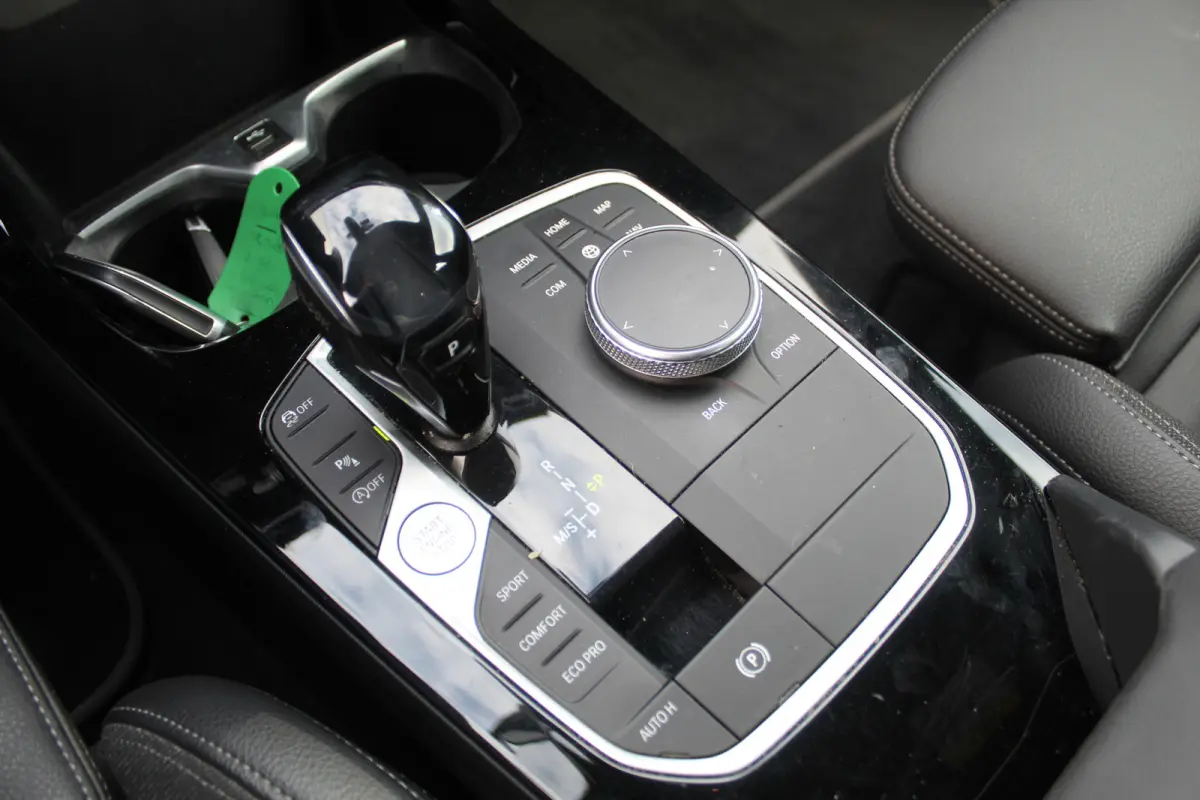 218i Executive Edition//Stoelverwarming//LED//Carplay!!
