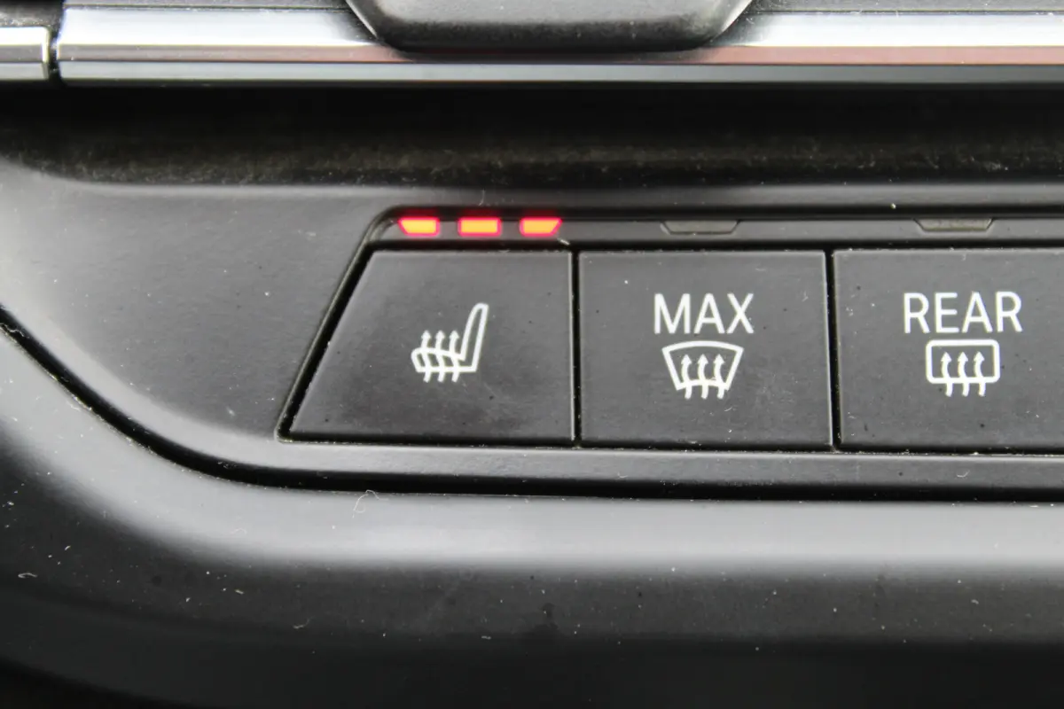 218i Executive Edition//Stoelverwarming//LED//Carplay!!