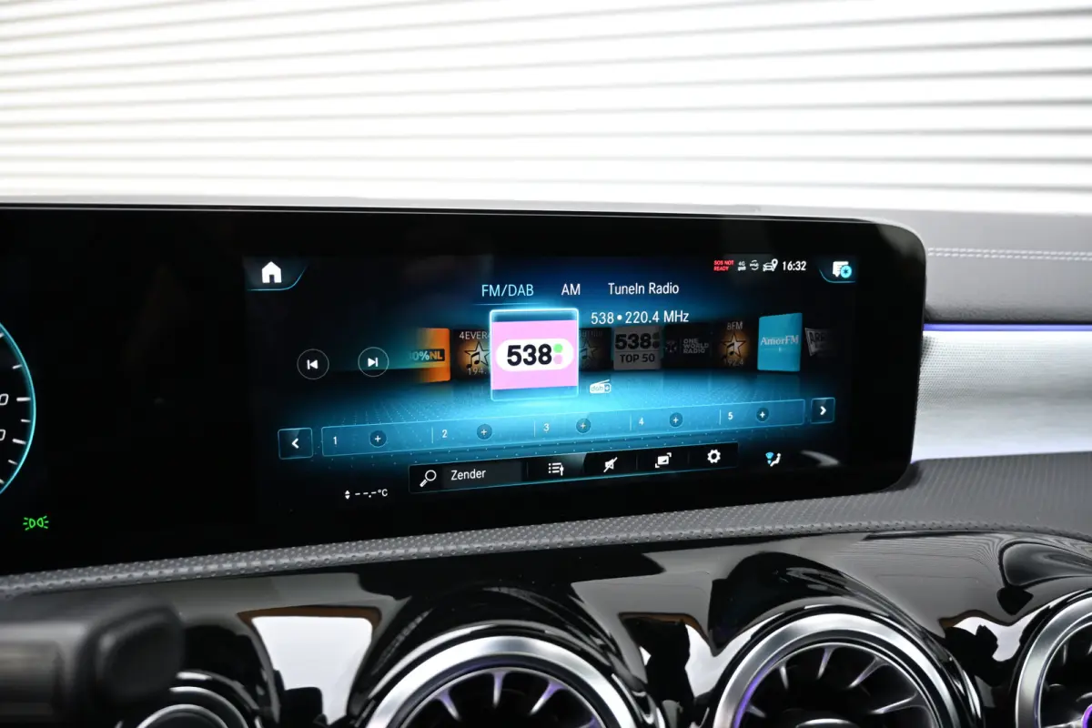 250 e Business Solution AMG | Memory | Burmester | Sfeer | Pano | Apple | Fabrieksgarantie 06-2028
