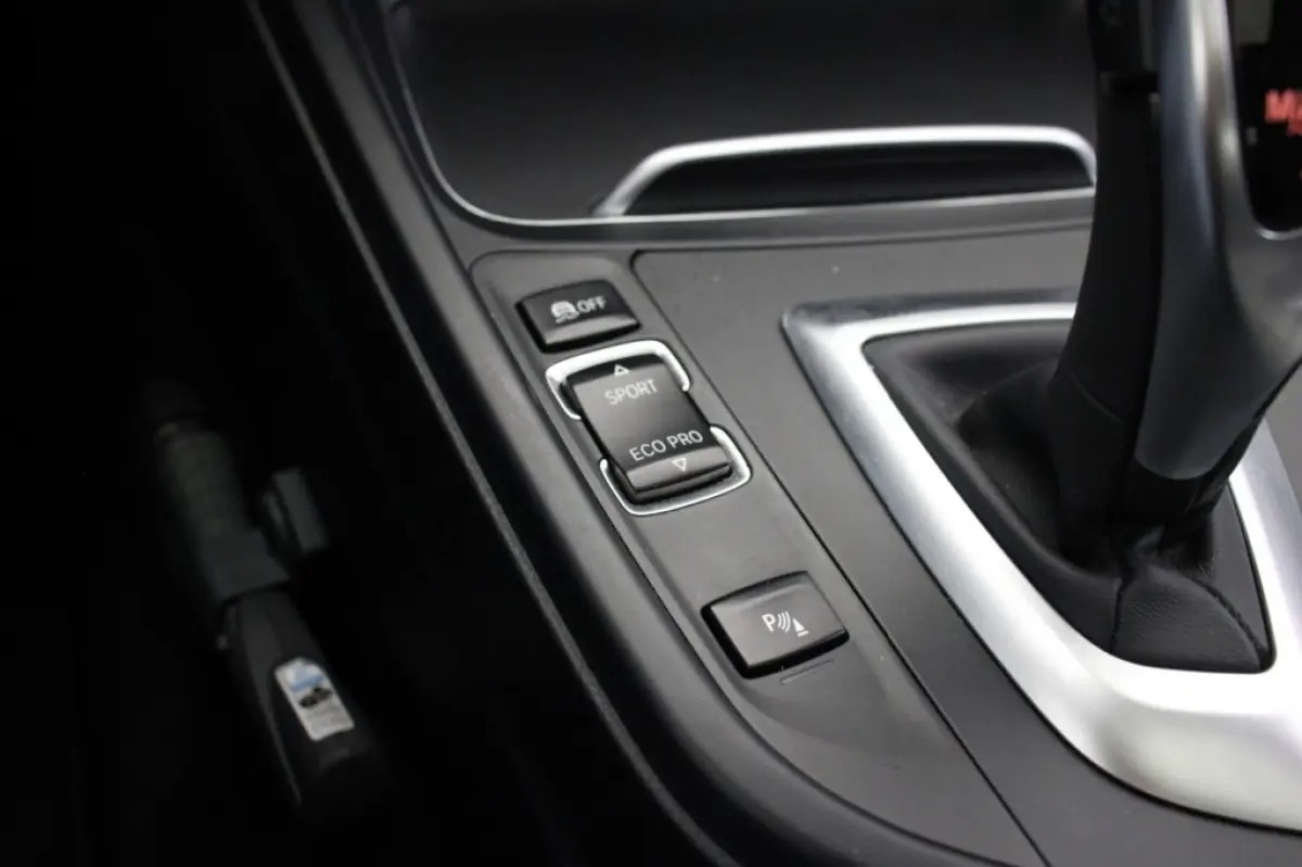 320i Edition M Sport Shadow Executive Automaat - Digitaal Cockpit, Schuif/Kanteldak, Afn. Trekhaak
