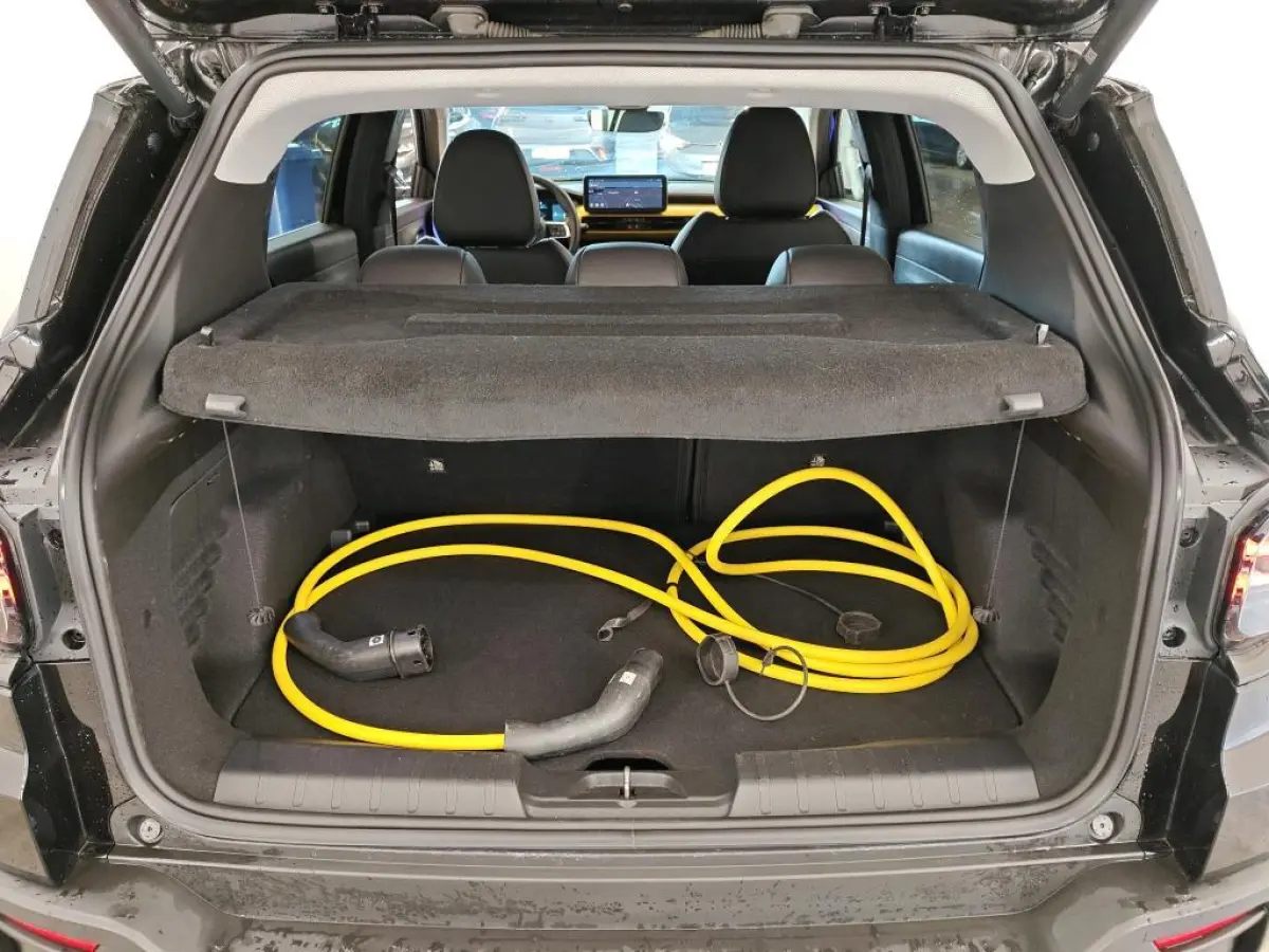 BLACK EDITION 54 kWh (97% SOH) I 3-FASE LADEN I P-CAMERA I NAVIGATIE