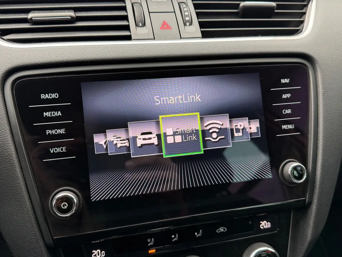 1.0 TSI Greentech Ambition Business|2e Eigenaar|Trekhaak|Navi|AppleCarPlay|Climate|Cruise|PDC|LMV|Bleutooth|