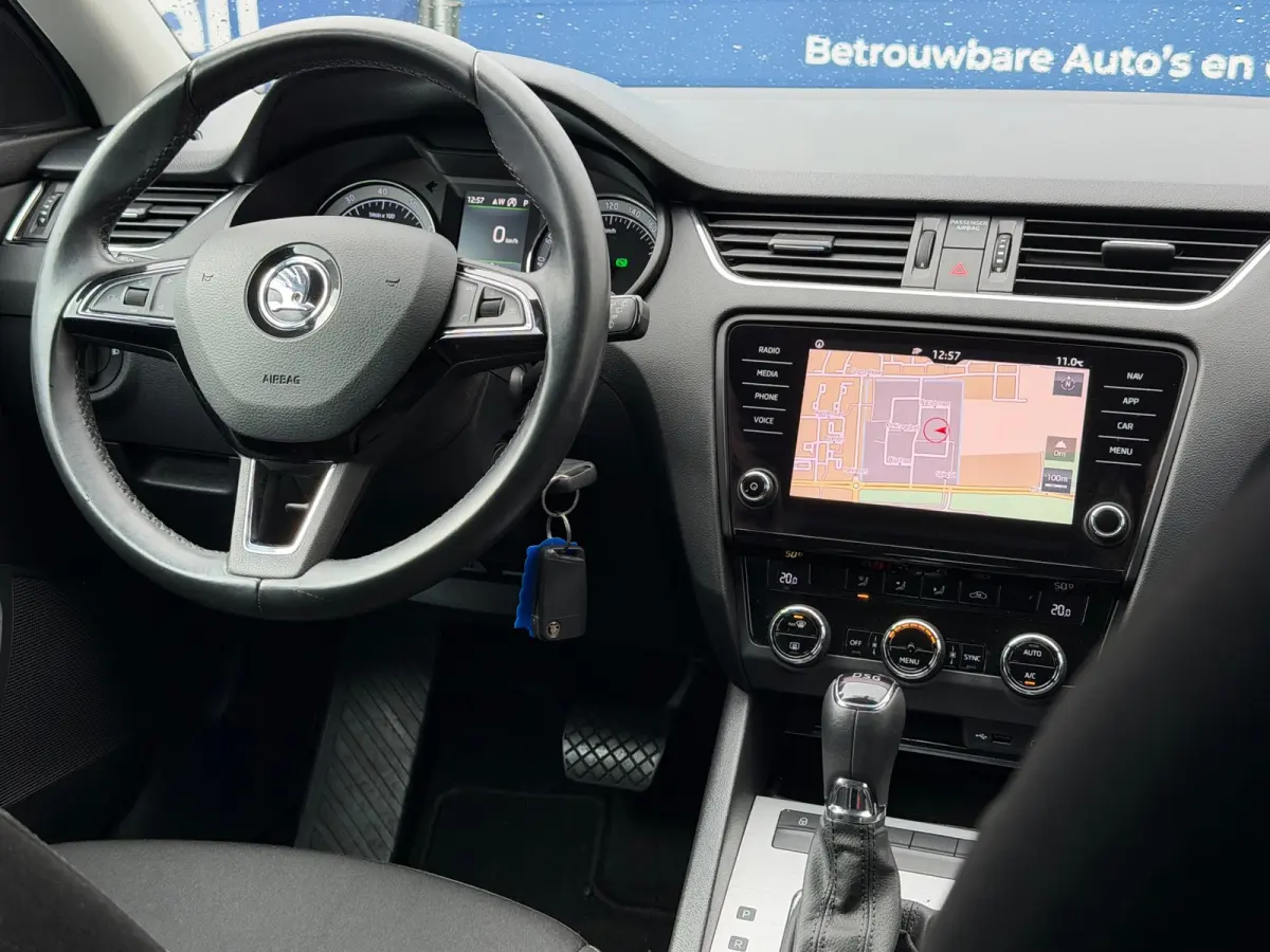 1.0 TSI Greentech Ambition Business|2e Eigenaar|Trekhaak|Navi|AppleCarPlay|Climate|Cruise|PDC|LMV|Bleutooth|