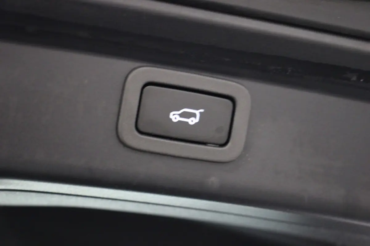 EV320 S Business Pack 90 kWh - Digitaal Cockpit, Carplay, Camera, Stoelverw. SOH 100%