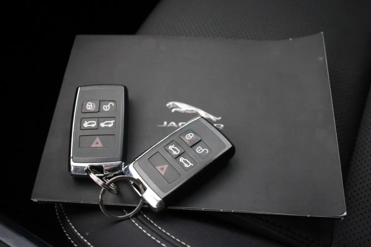 EV320 S Business Pack 90 kWh - Digitaal Cockpit, Carplay, Camera, Stoelverw. SOH 100%