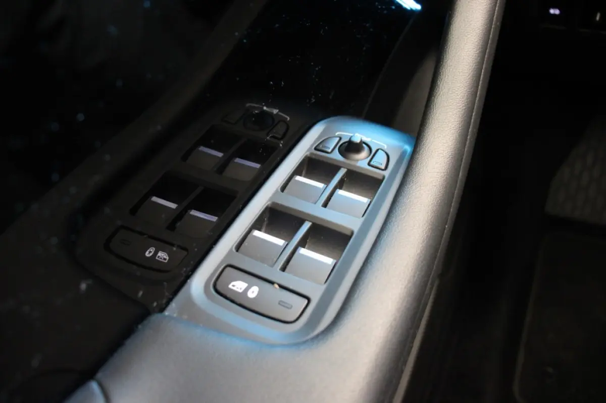 EV320 S Business Pack 90 kWh - Digitaal Cockpit, Carplay, Camera, Stoelverw. SOH 100%