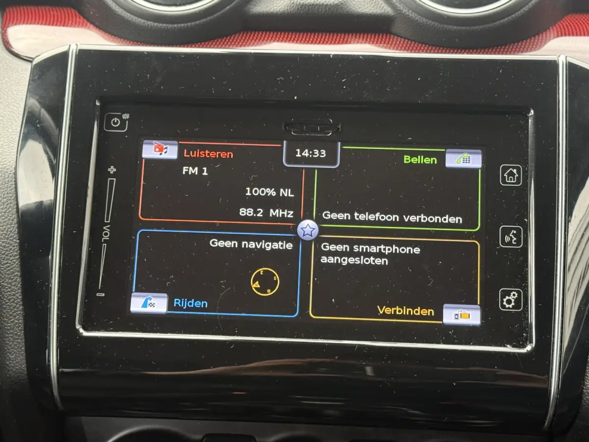 1.4 Sport Boosterjet 140 pk full options apple carplay climate ctr camera cruise ctr xenon spoiler pakket lmv 17 inch keyless entry