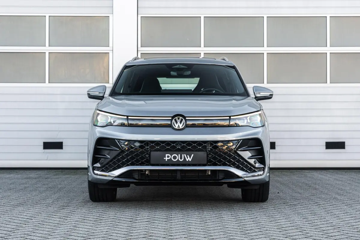 1.5 eHybrid 272pk R-Line | SoH 100% | Trekhaak | 360 Camera | Parkeersensoren