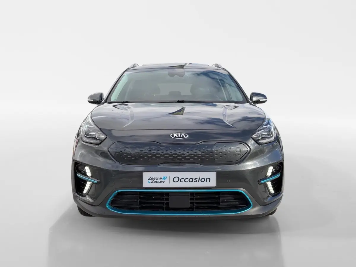 DynamicPlusLine 64 kWh | *1E EIGENAAR | FABRIEKSGARANTIE | SCHUIF- KANTELDAK | APPLE CARPLAY/ ANDROID AUTO | NAVI | CAMERA | STUUR/ STOELVERWARMING | STOF/ LEDER | ETC…