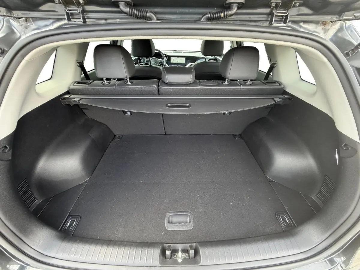 DynamicPlusLine 64 kWh | *1E EIGENAAR | FABRIEKSGARANTIE | SCHUIF- KANTELDAK | APPLE CARPLAY/ ANDROID AUTO | NAVI | CAMERA | STUUR/ STOELVERWARMING | STOF/ LEDER | ETC…