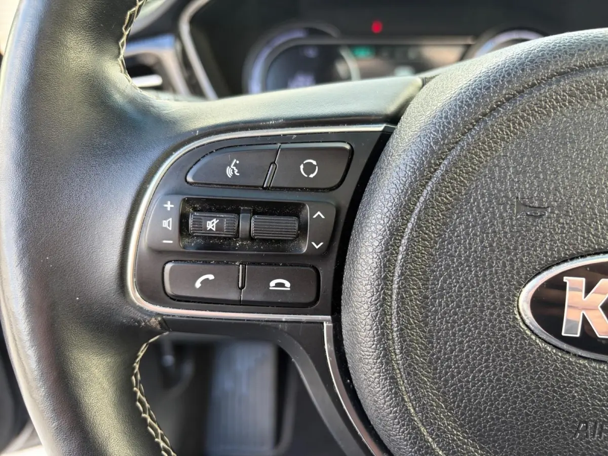 DynamicPlusLine 64 kWh | *1E EIGENAAR | FABRIEKSGARANTIE | SCHUIF- KANTELDAK | APPLE CARPLAY/ ANDROID AUTO | NAVI | CAMERA | STUUR/ STOELVERWARMING | STOF/ LEDER | ETC…