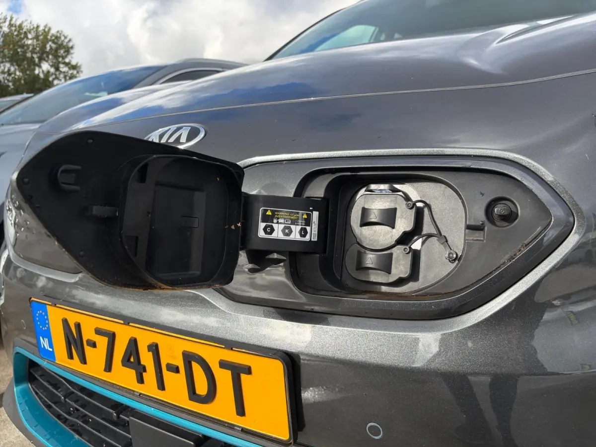 DynamicPlusLine 64 kWh | *1E EIGENAAR | FABRIEKSGARANTIE | SCHUIF- KANTELDAK | APPLE CARPLAY/ ANDROID AUTO | NAVI | CAMERA | STUUR/ STOELVERWARMING | STOF/ LEDER | ETC…
