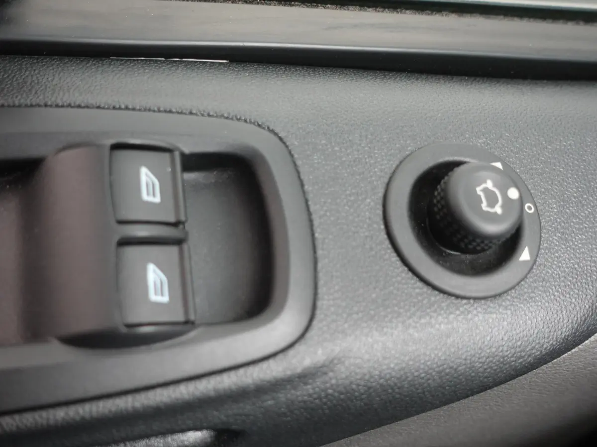 L2H1 Trend Automaat Navigatie Trekhaak Cruise Control Parkeersensoren Airco Bluetooth Apple carplay Android auto Euro 6