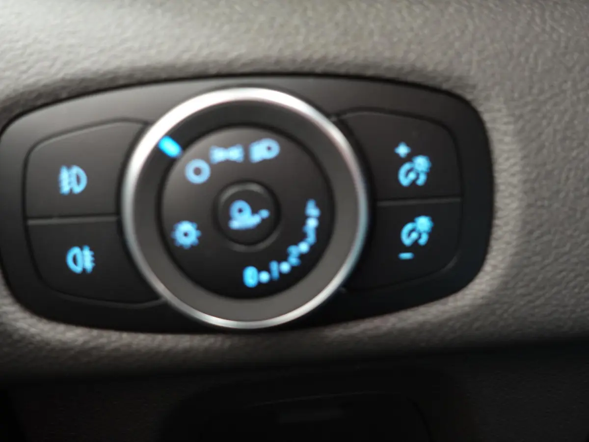 L2H1 Trend Automaat Navigatie Trekhaak Cruise Control Parkeersensoren Airco Bluetooth Apple carplay Android auto Euro 6