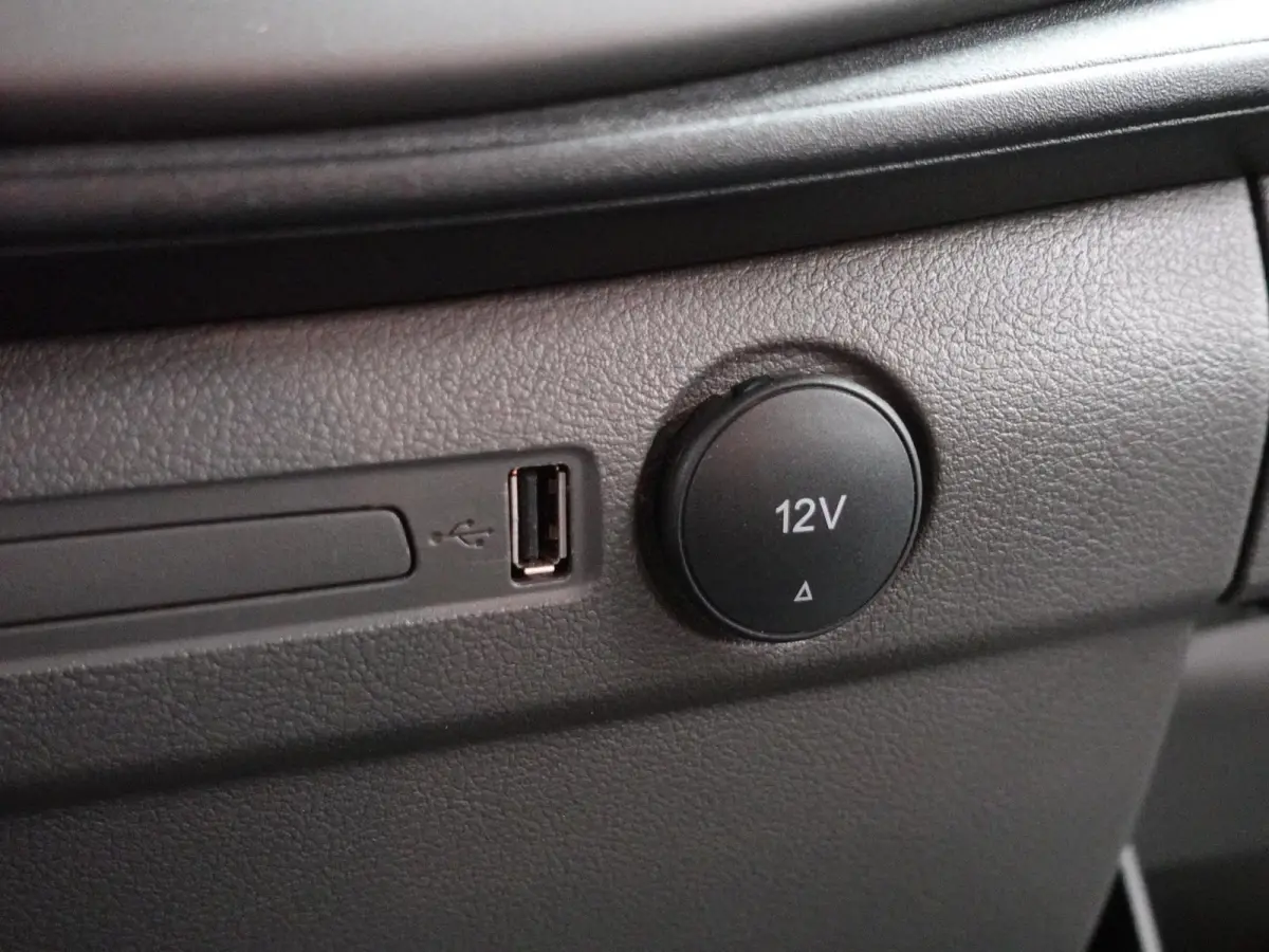 L2H1 Trend Automaat Navigatie Trekhaak Cruise Control Parkeersensoren Airco Bluetooth Apple carplay Android auto Euro 6