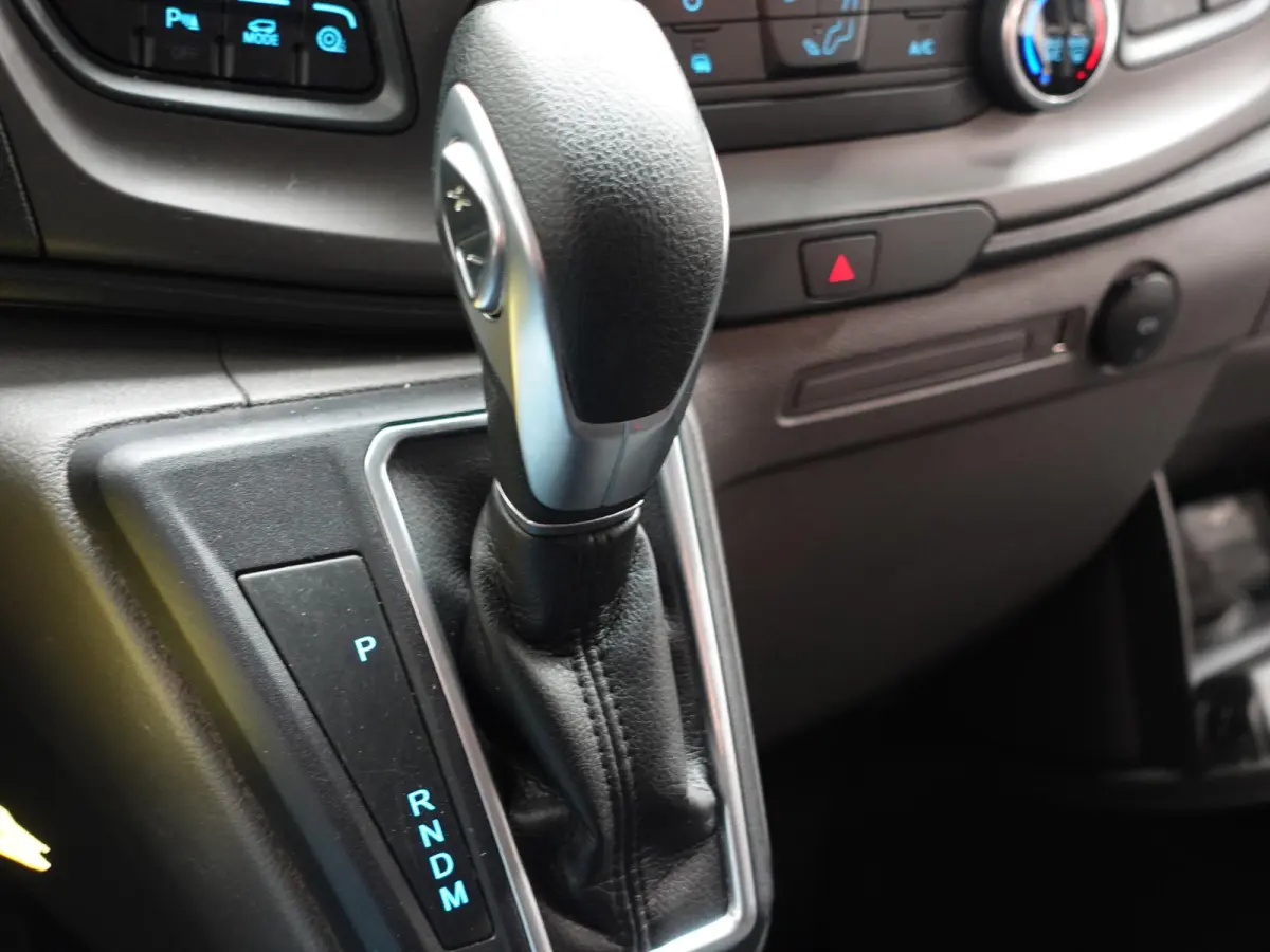 L2H1 Trend Automaat Navigatie Trekhaak Cruise Control Parkeersensoren Airco Bluetooth Apple carplay Android auto Euro 6