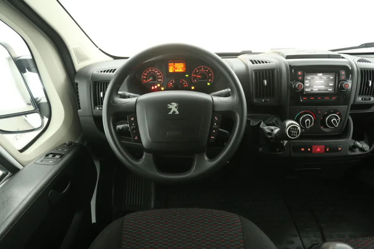 2.2 BlueHdi L2H2 140PK | Airco | Cruise | Camera | 3 Zits | Trekhaak | Navi | Parkeersens,