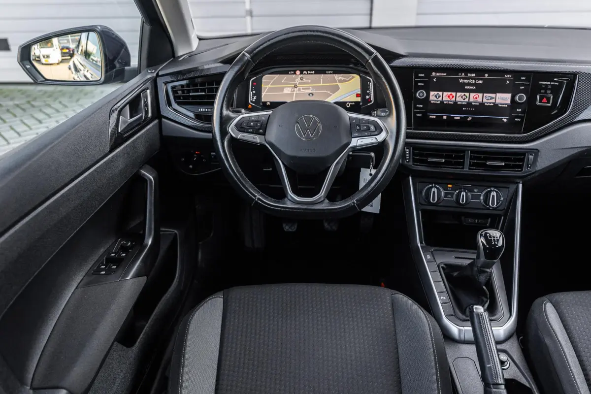 1.0 TSI 95pk Life | Navigatie | Parkeersensoren Voor + Achter | App Connect | Adaptieve Cruise Control