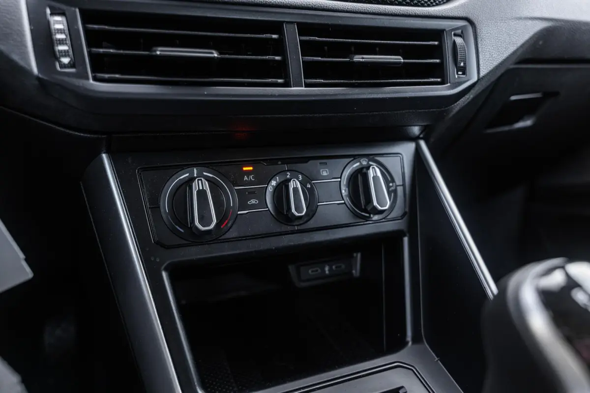 1.0 TSI 95pk Life | Navigatie | Parkeersensoren Voor + Achter | App Connect | Adaptieve Cruise Control