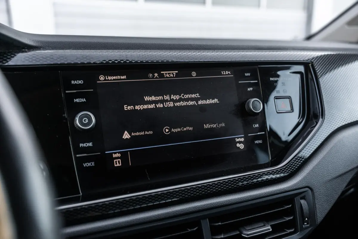 1.0 TSI 95pk Life | Navigatie | Parkeersensoren Voor + Achter | App Connect | Adaptieve Cruise Control