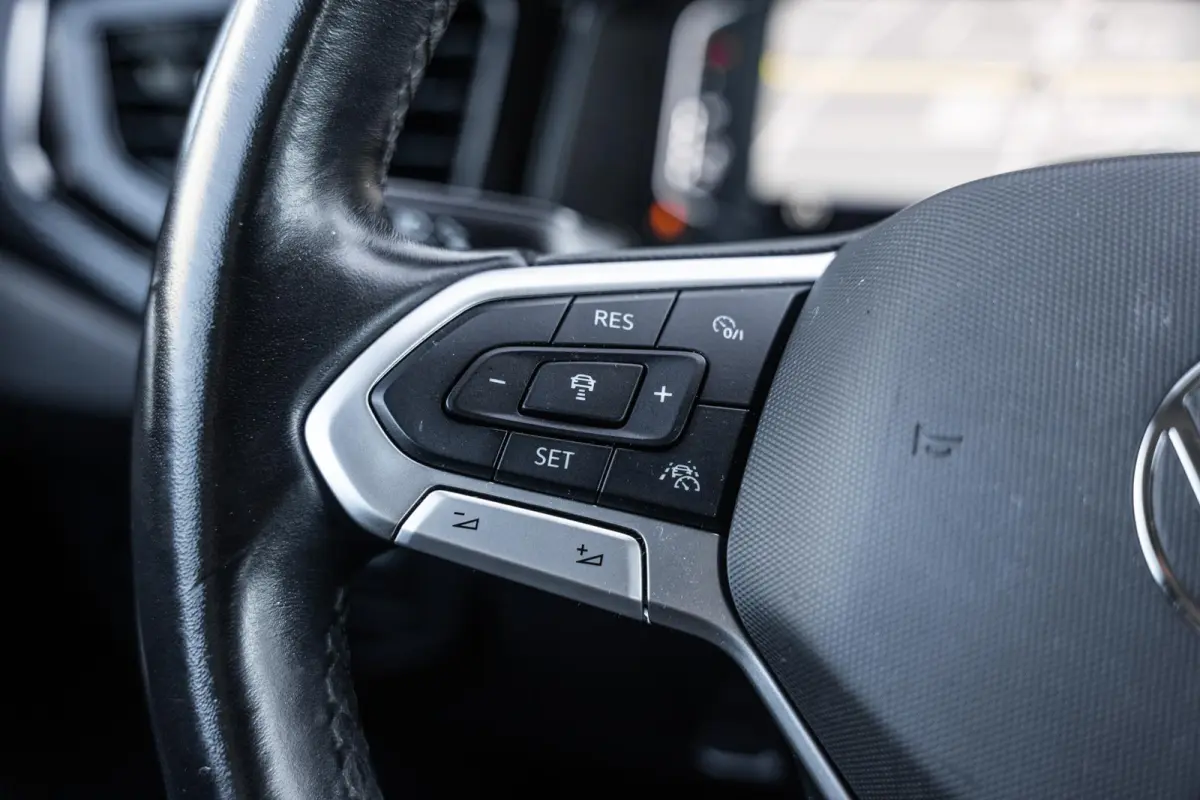 1.0 TSI 95pk Life | Navigatie | Parkeersensoren Voor + Achter | App Connect | Adaptieve Cruise Control